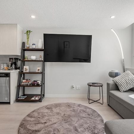 Appartement Cozy Rockland Park Unit+Parking à Calgary Extérieur photo