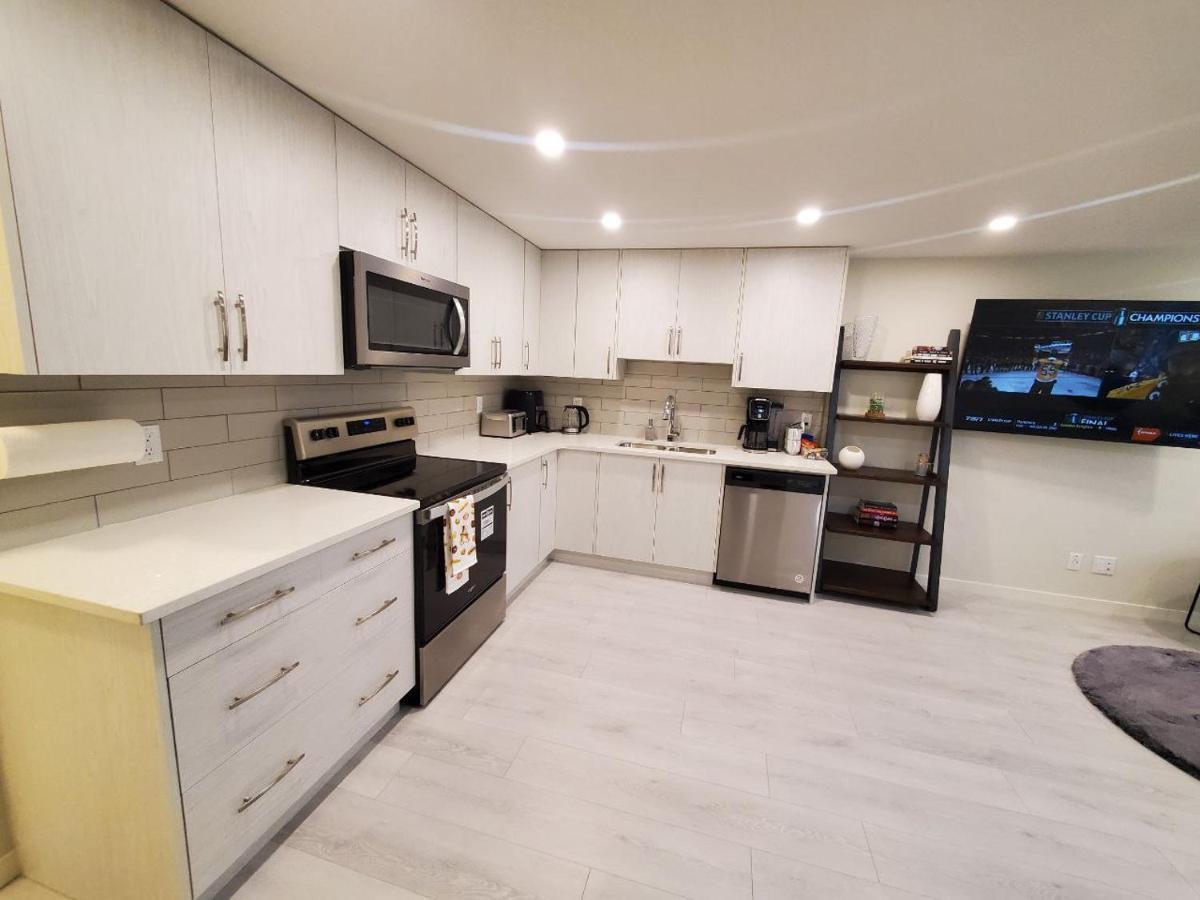Appartement Cozy Rockland Park Unit+Parking à Calgary Extérieur photo
