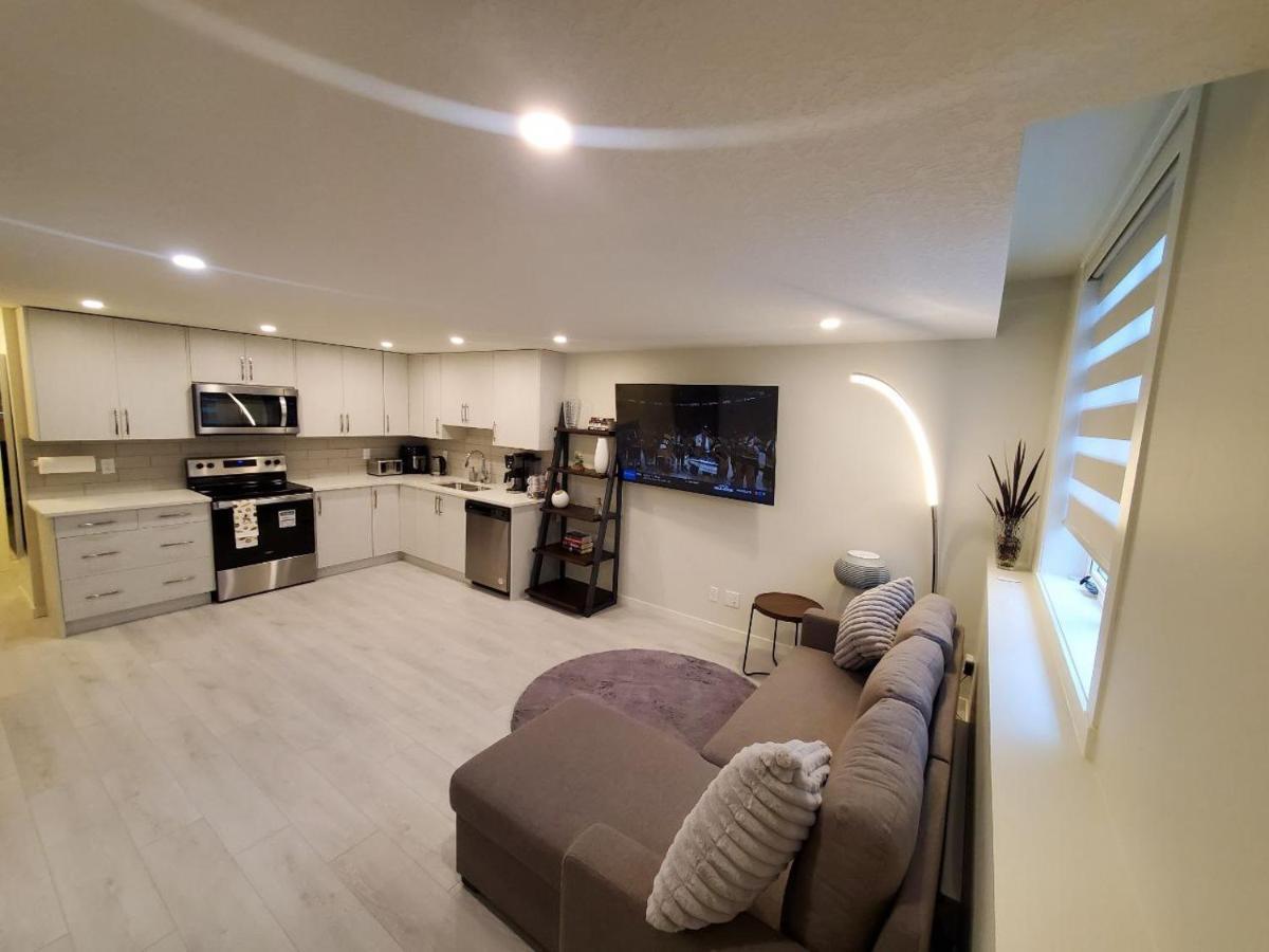 Appartement Cozy Rockland Park Unit+Parking à Calgary Extérieur photo