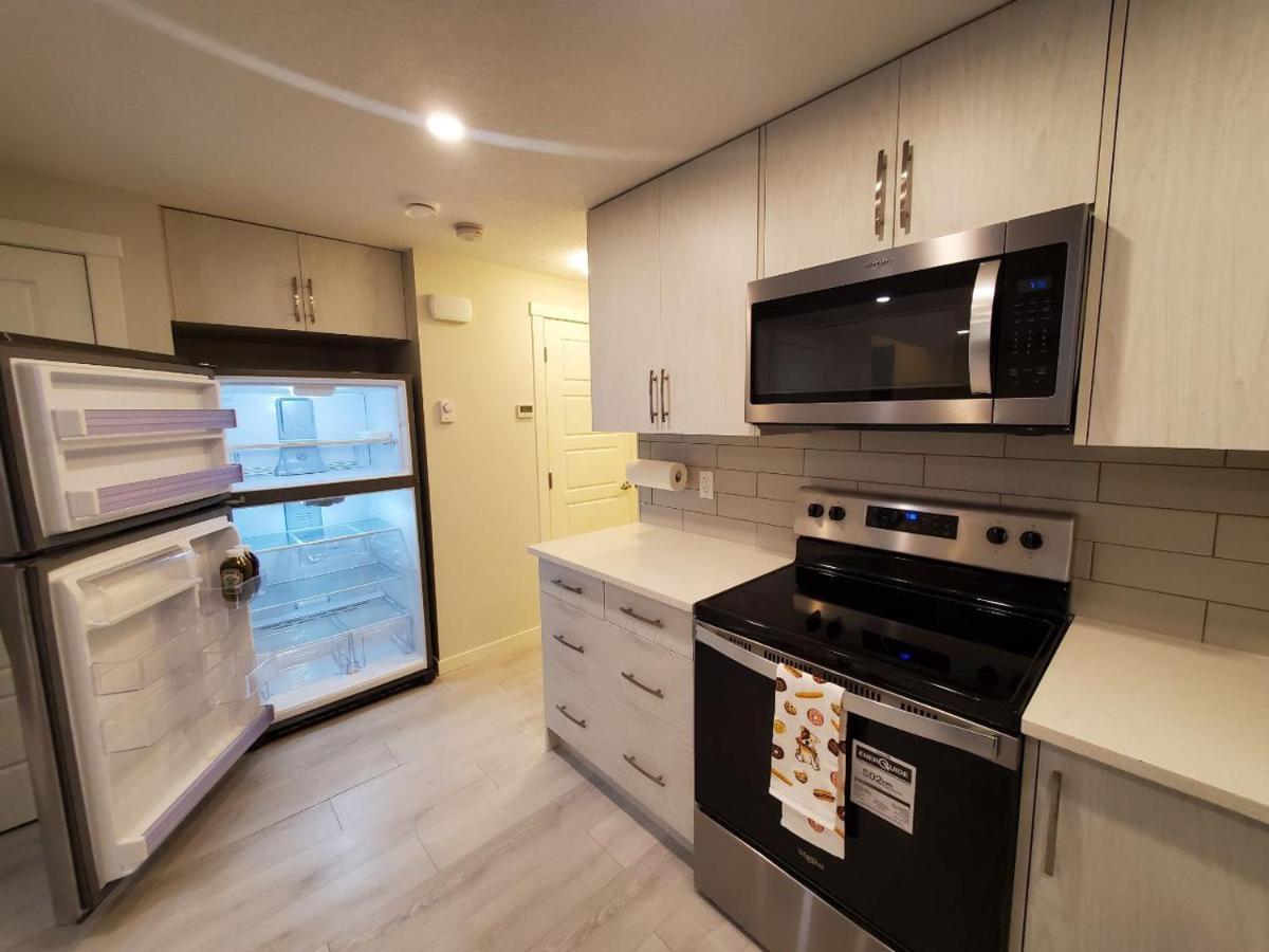 Appartement Cozy Rockland Park Unit+Parking à Calgary Extérieur photo