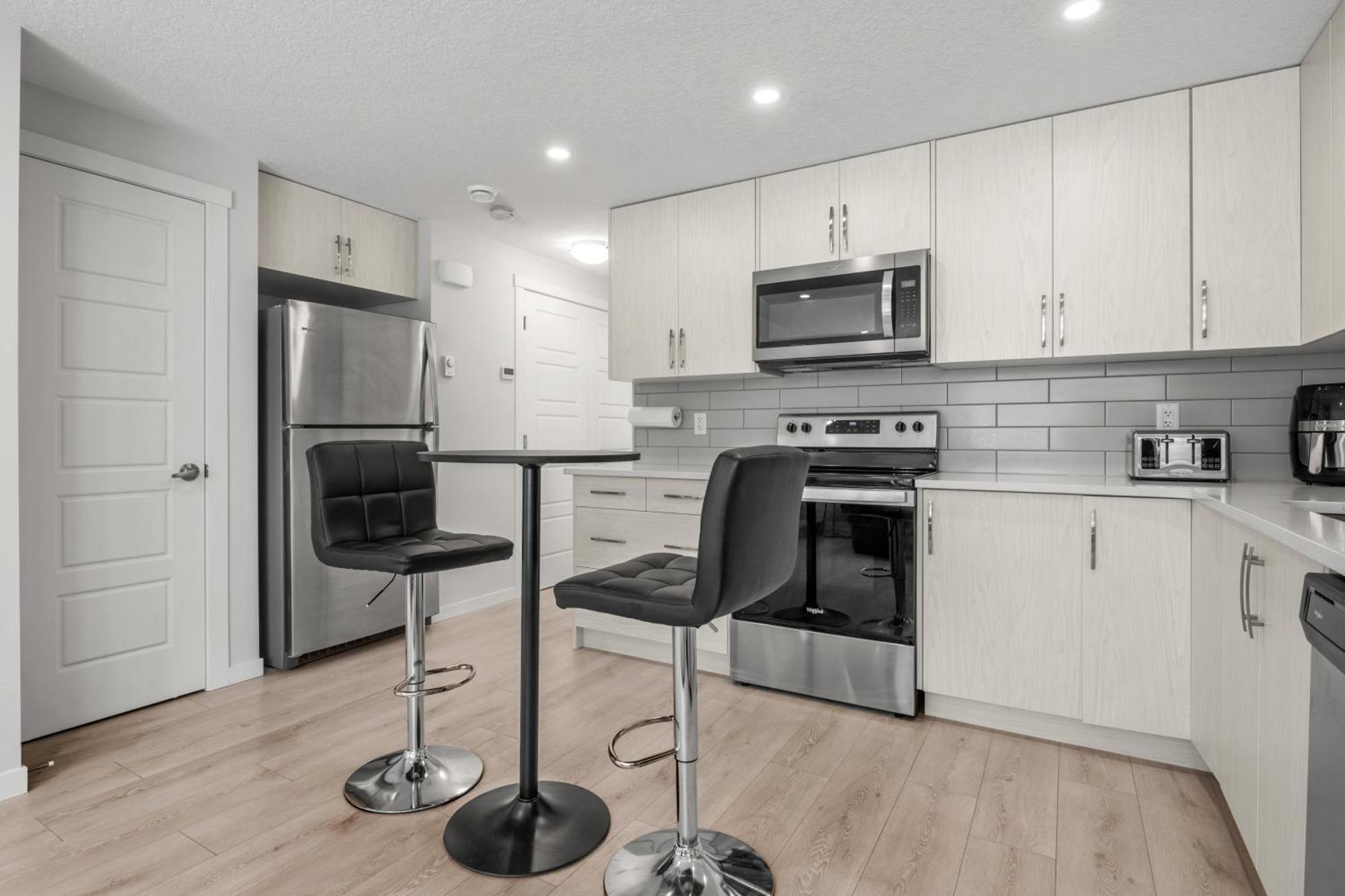 Appartement Cozy Rockland Park Unit+Parking à Calgary Extérieur photo