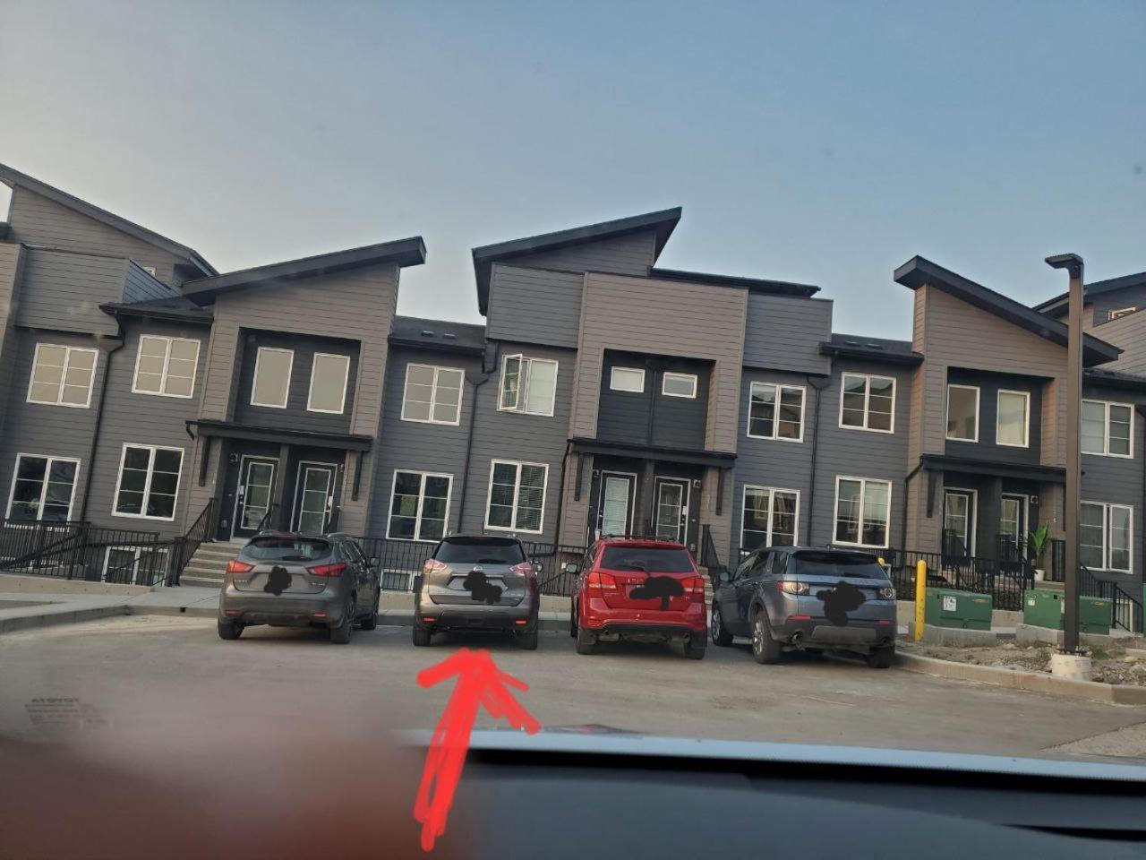 Appartement Cozy Rockland Park Unit+Parking à Calgary Extérieur photo
